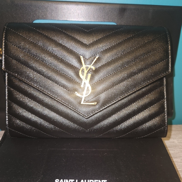 AUTHENTIC SAINT LAURENT QUILTED FLAP WRISTLET - Picture 12 of 16